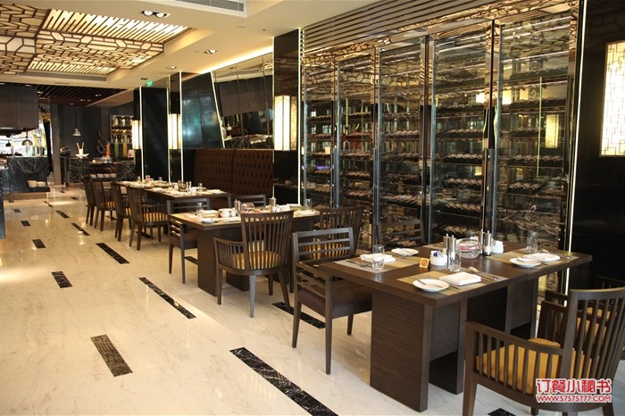 卢湾区 锦江饭店 海鲜自助餐 赛美蓉海鲜牛排自助餐 餐厅靠墙雅座
