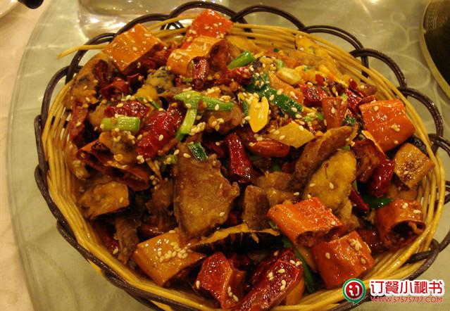 走进红色主题餐厅,重温火红年代