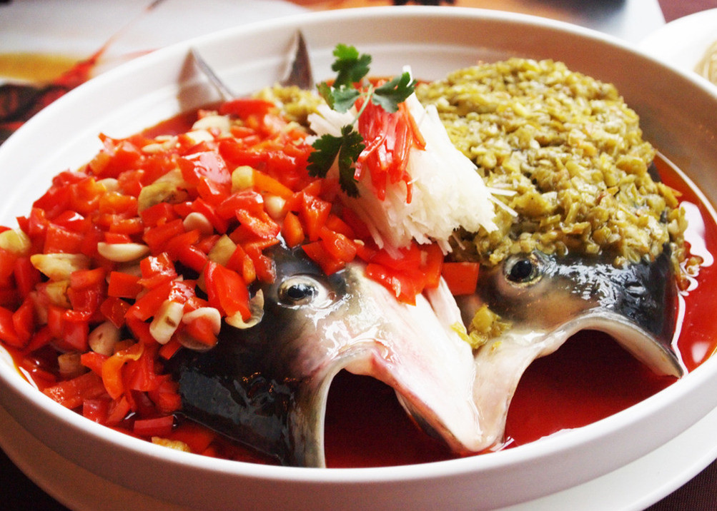    推荐菜:特色鱼头——剁椒鱼头